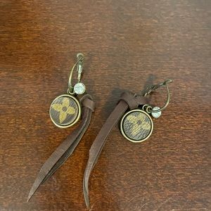 Small custome earrings